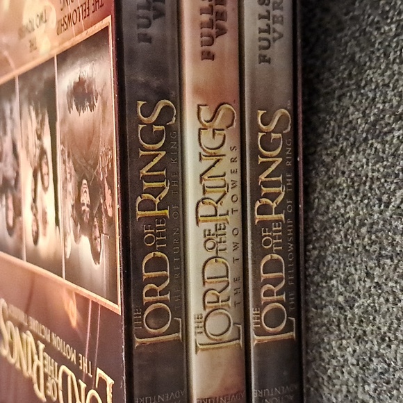 Lord of the Rings Trilogy dvd set - Picture 2 of 2